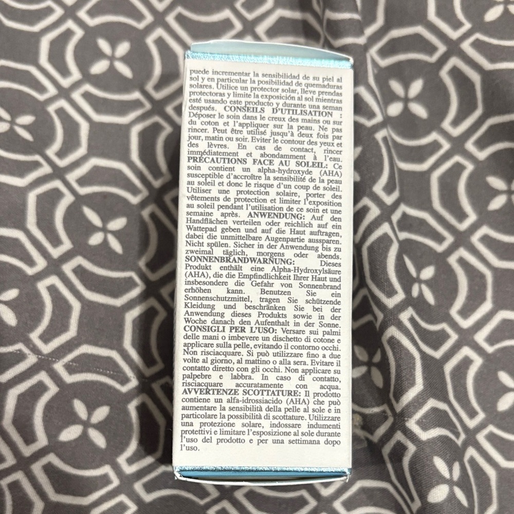 Kiehl's Clearly Corrective Re-Texturizing Triple Acid Pre-Serum - Picture 5 of 5